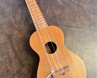1930’s Harmony ukulele 