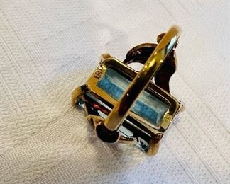 Ladies vintage 10 carat Aquamarine & 18kt gold cocktail ring