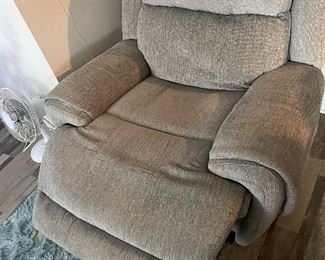 Recliner chair reclines electronically push a button $250