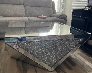 Coffee table, same as previous picture