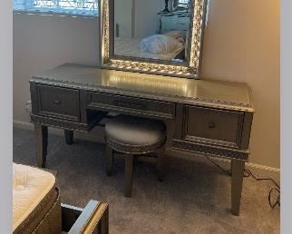 Make up table