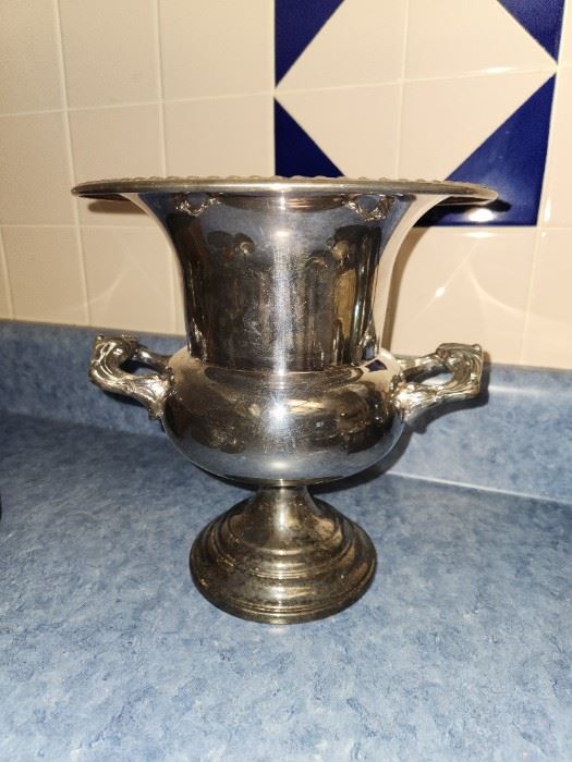 Sheridan silver plated champagne bucket.