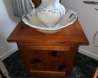 Vintage bowl and pitcher set.