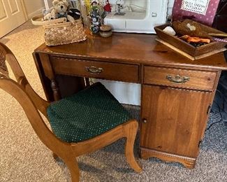 Sewing Machine, Sewing Items,
Sewing Desk 