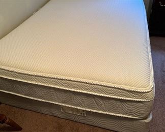 New Queen Mattress 