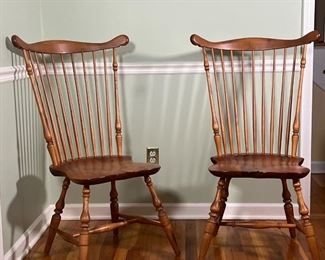(2pc) Pair "The Windsor Workshop" Side Chairs  |                       Comb back Windsor side chairs
Dimensions: l. 24 x w. 25 x h. 41 in