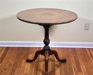 TILT TOP Round Table | Wood side table with bird cage base, Kittinger Buffalo label on underside
Dimensions: l. 28’ x h. 28’ in