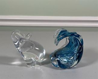 GLASS DECOR | Elephant made by Atlantis, wave made by Anchor Bed
Dimensions: h. 3.5 in
