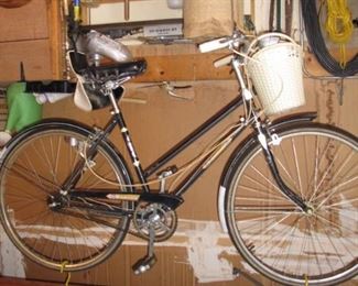 Vintage 1970s Power King Black Ladies 3 Speed Bike - Made In Japan 