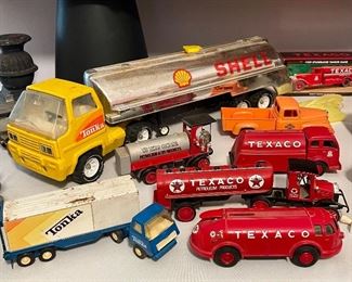 Vintage Ertl Collectible Texaco Banks, Tonka Tractor Trailer Semi Blue & White 1970’s Truck, Vintage Tonka 1970’s 23” Long Gas/Oil Tanker, Vintage Product Miniature Co. Orange International Truck