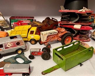Vintage 50’s-60’s Pogo Metal Spring Up Moon Shoes-Rocket Toys, Vintage Case 930 Tractor, Buddy L Van, Tonka Dump Truck, Marx Pressed Steel Willy’s Jeep