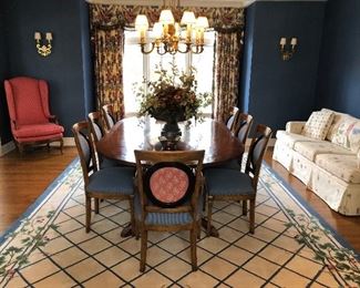Minton Spidell dining table & 8 handsome chairs with leaves and pads.