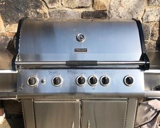 Barely used Vermont castings high end gas grill