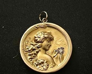 14k nouveau locket 
