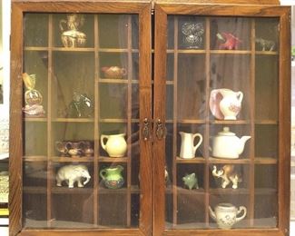 Small Displays with Miniature Pottery