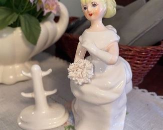 Porcelain Ring Holder #6484A!