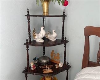 4-Tiered Wood Corner Shelf, White Doves with Gold Detail
