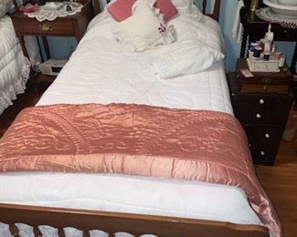 Vtg. Crown Crafts Inc. USA Twin Bedding Sets & Pink Satin Bed Spread!
