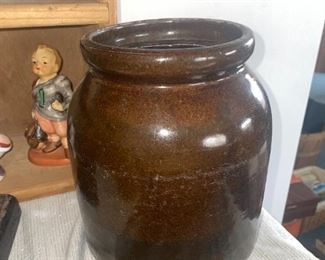 Brown Beehive Crock!