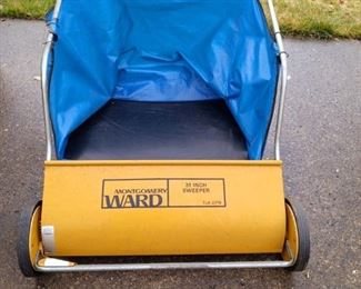 Montgomery Ward 31” Lawn Sweeper #TLA-277B!