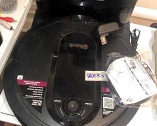 Shark robot vacuum cleaner - working