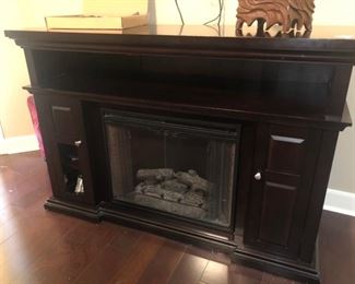 Electric heater / fireplace unit