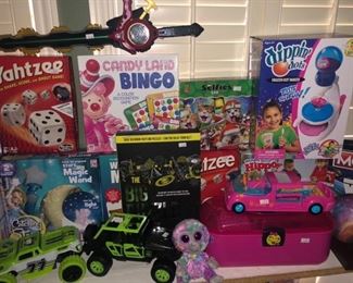 LOTS OF TOYS - zoom in and look