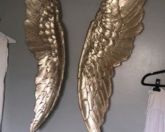 Did anyone lose their pair of Angel wings?
