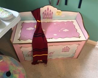 Cute Little girls toy box