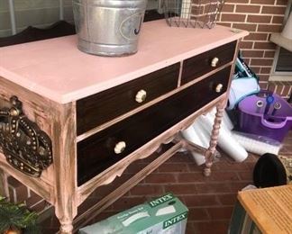 Cute shabby-chic cabinet