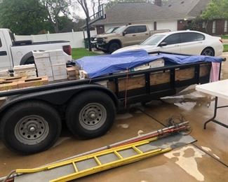 Has dual 7000lb axels