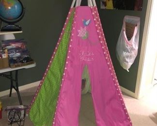 6' tall girl's fold-out playhouse
