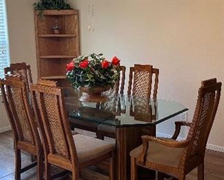 Solid wood dining set. 6 chairs 