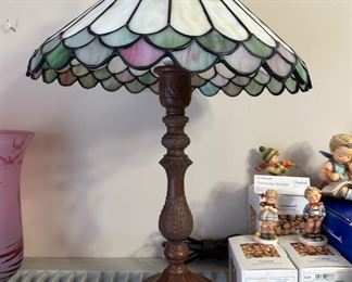 TIFFANY STYLE LAMP