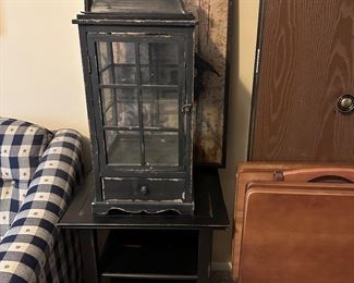 ACCENT TABLE, LANTERN