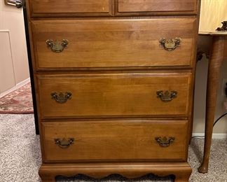 CHEST OF DRAWERS