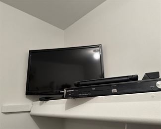 FLATSCREEN TV, DVD PLAYER