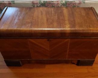 "Spring Fling on Flowing Wells" in Martinez, GA Starts Closing Fri 3/24 8pm. Pickup: Mon 3/27 3-6pm. Please click here to see more photos, descriptions, and current bids:&nbsp;https://ctbids.com/estate-sale/20475