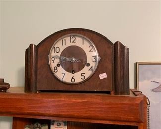 Mantle Clock