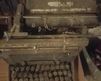 old typewritter