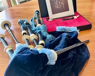 Vintage Grainger and Campbell Bagpipes purchased in Edinburgh, Scotland- never played
Pristine Condition 