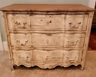 "Jones Creek Elegance" in Evans, GA Starts Closing Sat 3/25 8pm. Pickup: Tue 3/28 2-6pm. Please click here to see more photos, descriptions, and current bids:&nbsp;https://ctbids.com/estate-sale/20789