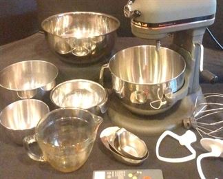 "Jones Creek Elegance" in Evans, GA Starts Closing Sat 3/25 8pm. Pickup: Tue 3/28 2-6pm. Please click here to see more photos, descriptions, and current bids:&nbsp;https://ctbids.com/estate-sale/20789