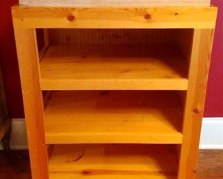 "Jones Creek Elegance" in Evans, GA Starts Closing Sat 3/25 8pm. Pickup: Tue 3/28 2-6pm. Please click here to see more photos, descriptions, and current bids:&nbsp;https://ctbids.com/estate-sale/20789