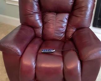 "Jones Creek Elegance" in Evans, GA Starts Closing Sat 3/25 8pm. Pickup: Tue 3/28 2-6pm. Please click here to see more photos, descriptions, and current bids:&nbsp;https://ctbids.com/estate-sale/20789