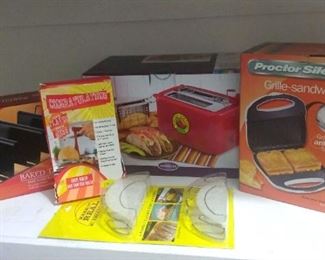 "Jones Creek Elegance" in Evans, GA Starts Closing Sat 3/25 8pm. Pickup: Tue 3/28 2-6pm. Please click here to see more photos, descriptions, and current bids:&nbsp;https://ctbids.com/estate-sale/20789