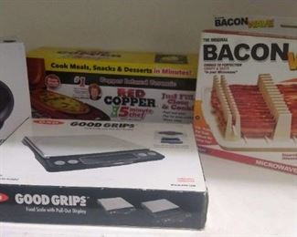 "Jones Creek Elegance" in Evans, GA Starts Closing Sat 3/25 8pm. Pickup: Tue 3/28 2-6pm. Please click here to see more photos, descriptions, and current bids:&nbsp;https://ctbids.com/estate-sale/20789