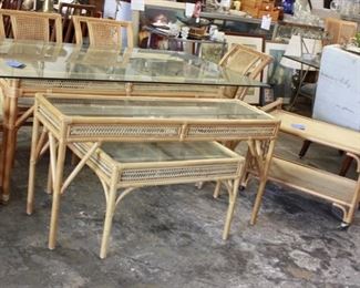 Wicker Dining Room Set with Table and 4 Chairs. Matching Entryway & Coffee Table goes with as a set.