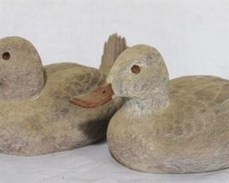 2 - Lot of 2 carved wooden ducks - 9 x 5
