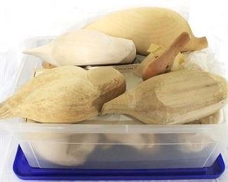 188 - Tote of assorted carved wood bird items
